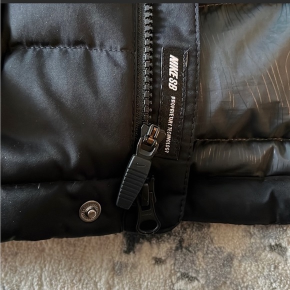 RARE NIKE SB PUFFER JACKET - Picture 4 of 7